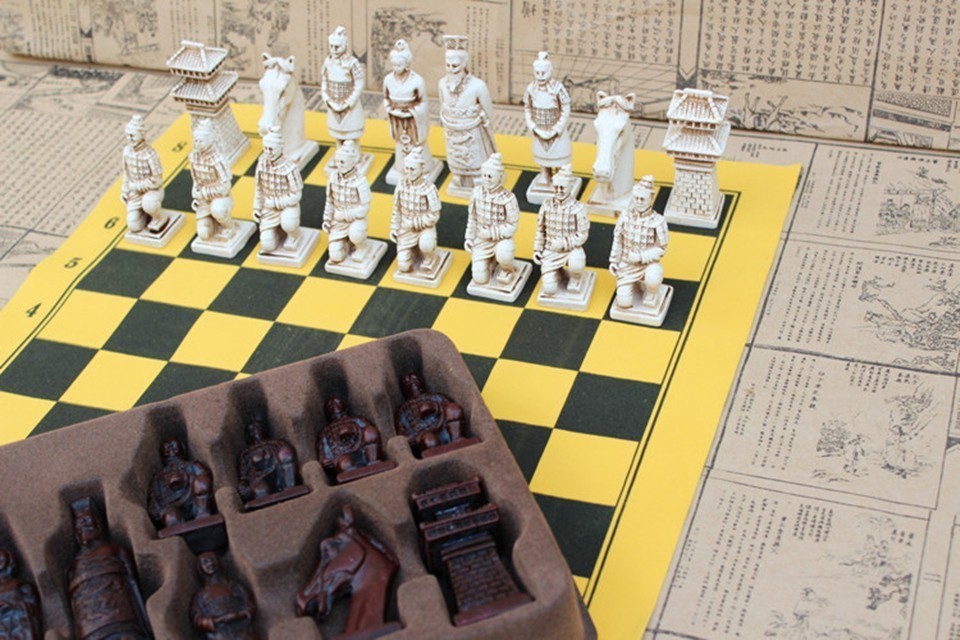 Yernea Antique Terracotta Resin Chess Set Large Characters On Leather Chessboard Unique Parentchild Gift - 15