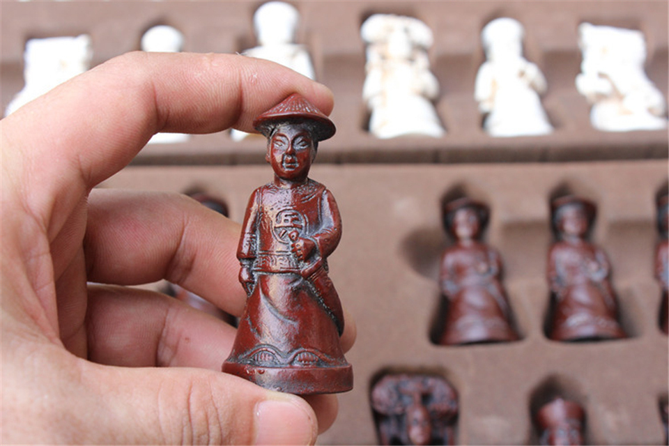 Large Antique Chess Set Resin Figures Leather Board Ideal Christmas Birthday Parentchild Game Gift By Easytoday - 11