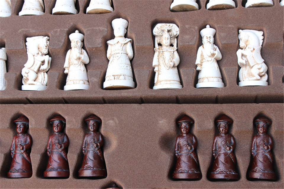 Large Antique Chess Set Resin Figures Leather Board Ideal Christmas Birthday Parentchild Game Gift By Easytoday - 4