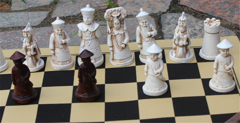 Antique Chess Large Chess Pieces Artificial Leather Chessboard Resin Chess  Pieces Character Modeling Gift Entertainment Game Box - Temu